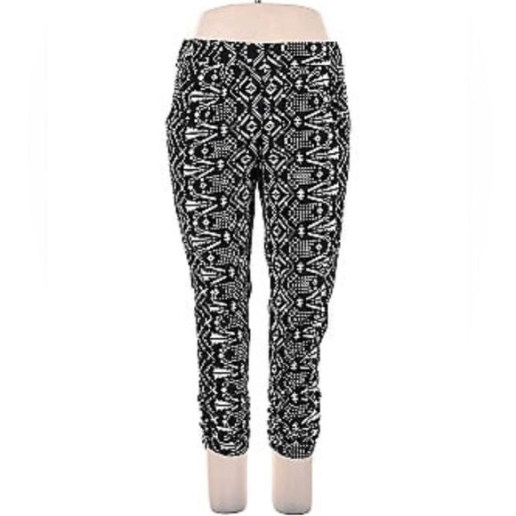 Dizzire Small Black and White Geometric Pants - Picture 2 of 10